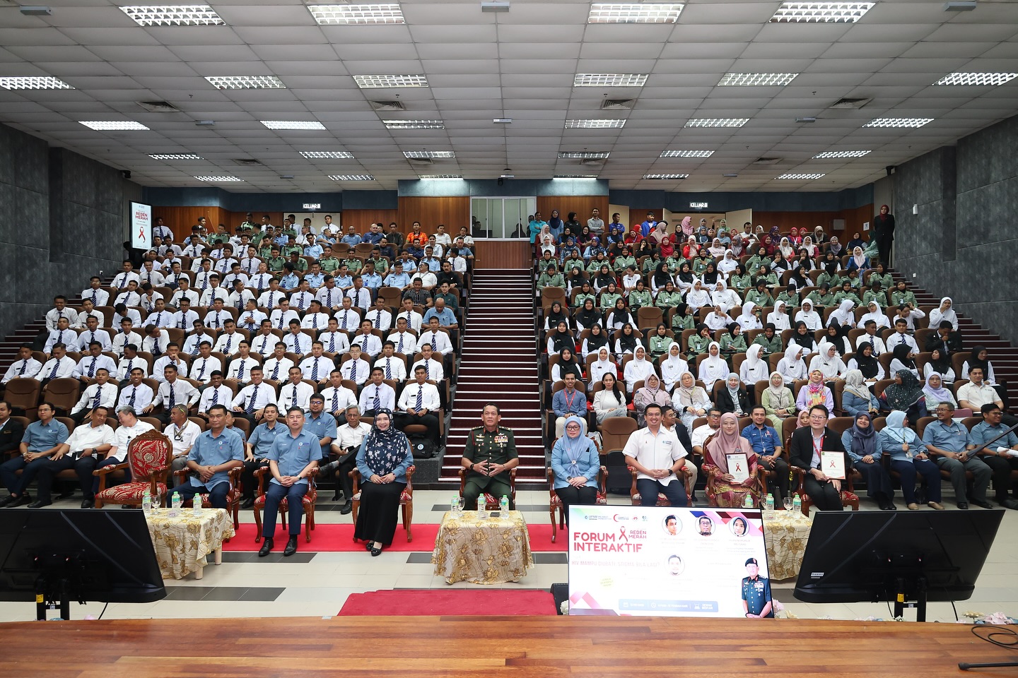 Program Reben Merah â€œCakna HIV Kerana Kami Peduliâ€