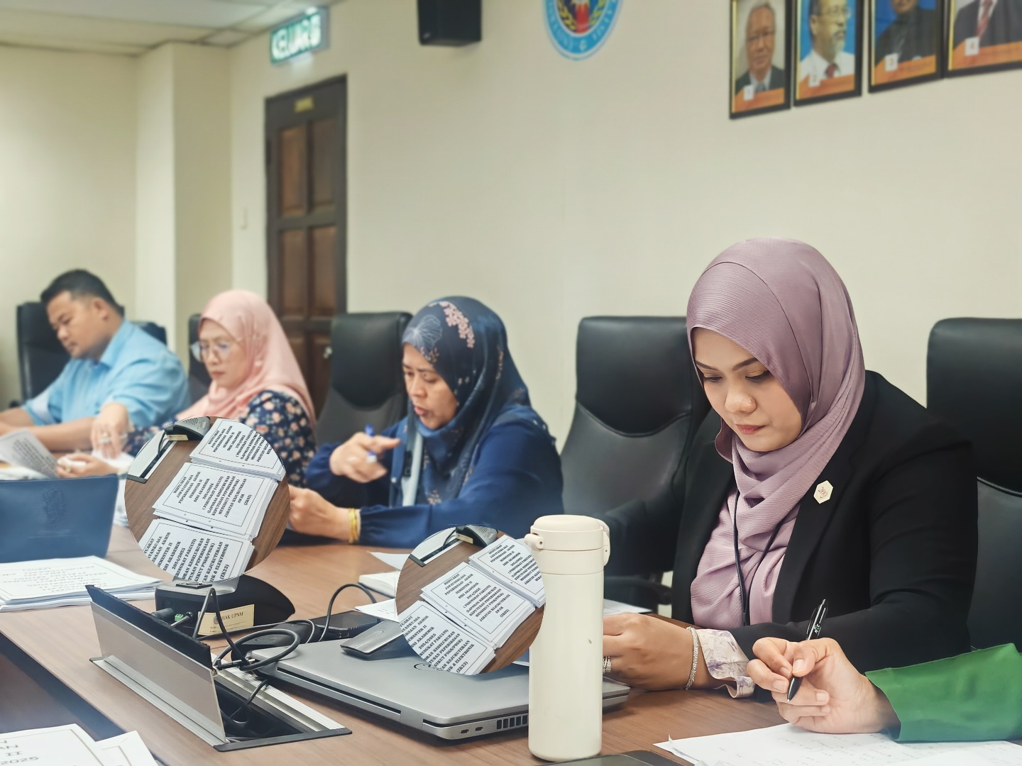 “Ada nama yang bakal bergelar graduan. Ada juga yang masih kena berjuang.”