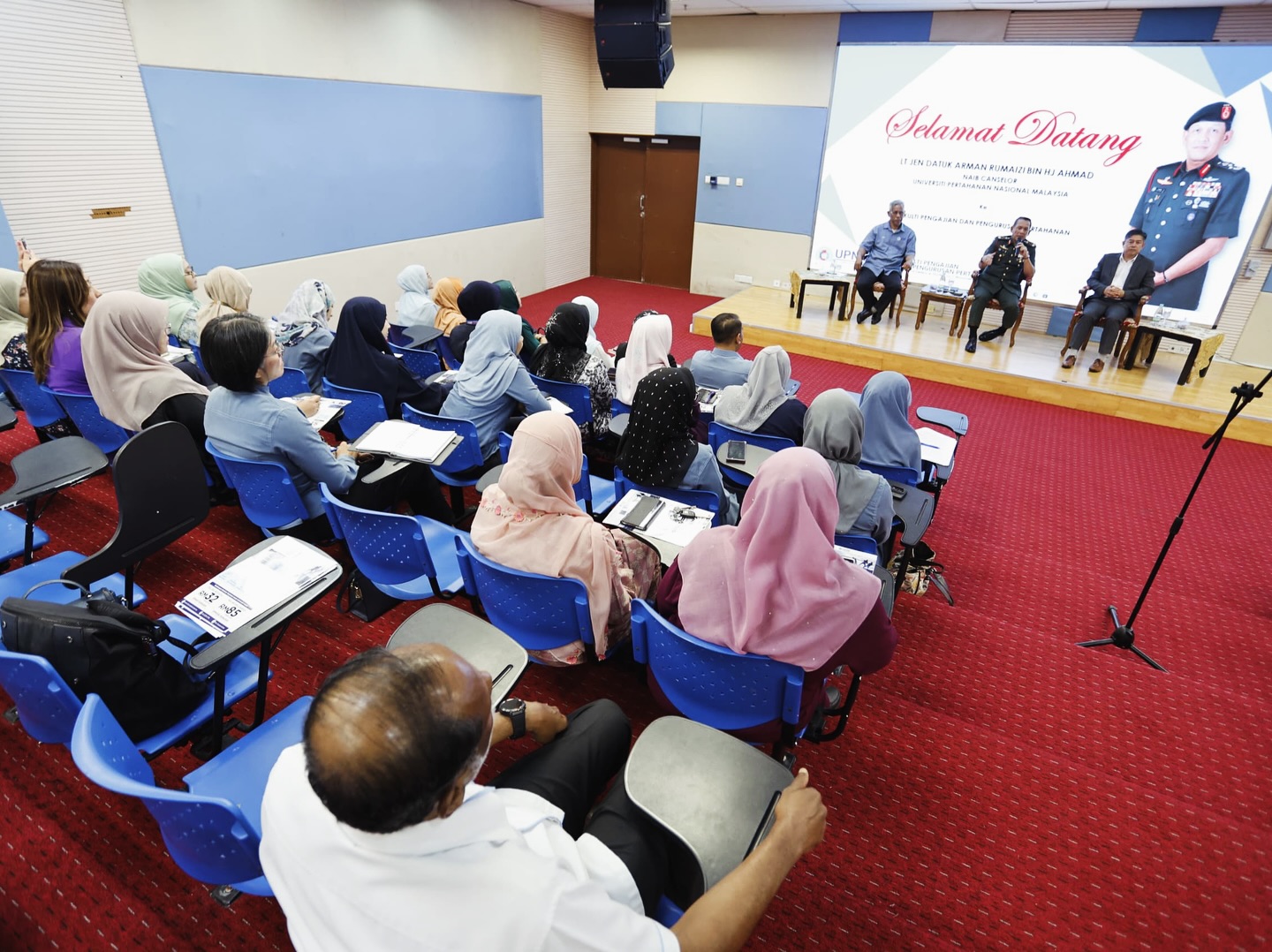 Menjulang Kesarjanaan: Lawatan Strategik Naib Canselor ke Fakulti Pengajian dan Pengurusan Pertahanan (FPPP)